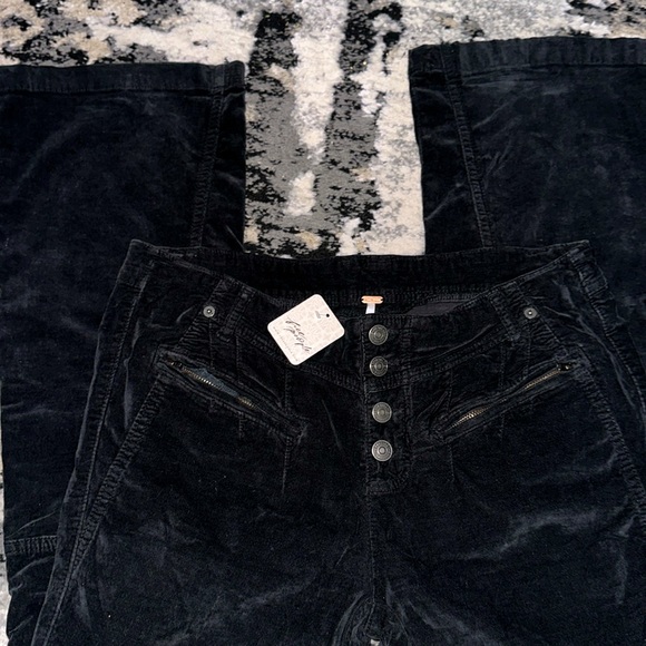 NWT Free People Hit Back Slim Flare Pants black velvet - Picture 3 of 7